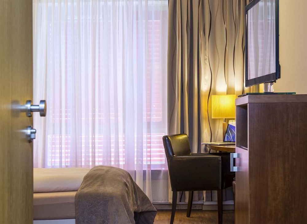 Hotel Simon'S Plaza เกรว็องมาเช ภายนอก รูปภาพ